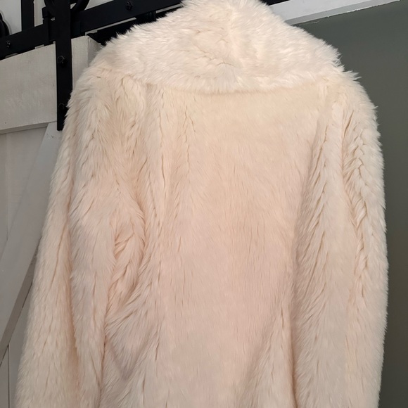 2 for $22 || Fossil Faux Fur Jacket 🤍 Medium 🤍 Pockets - Picture 6 of 13